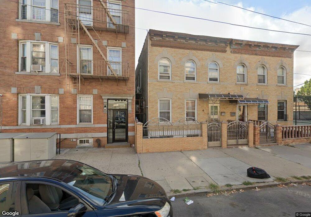 3115 38th St, Astoria, NY 11103 - photo 1