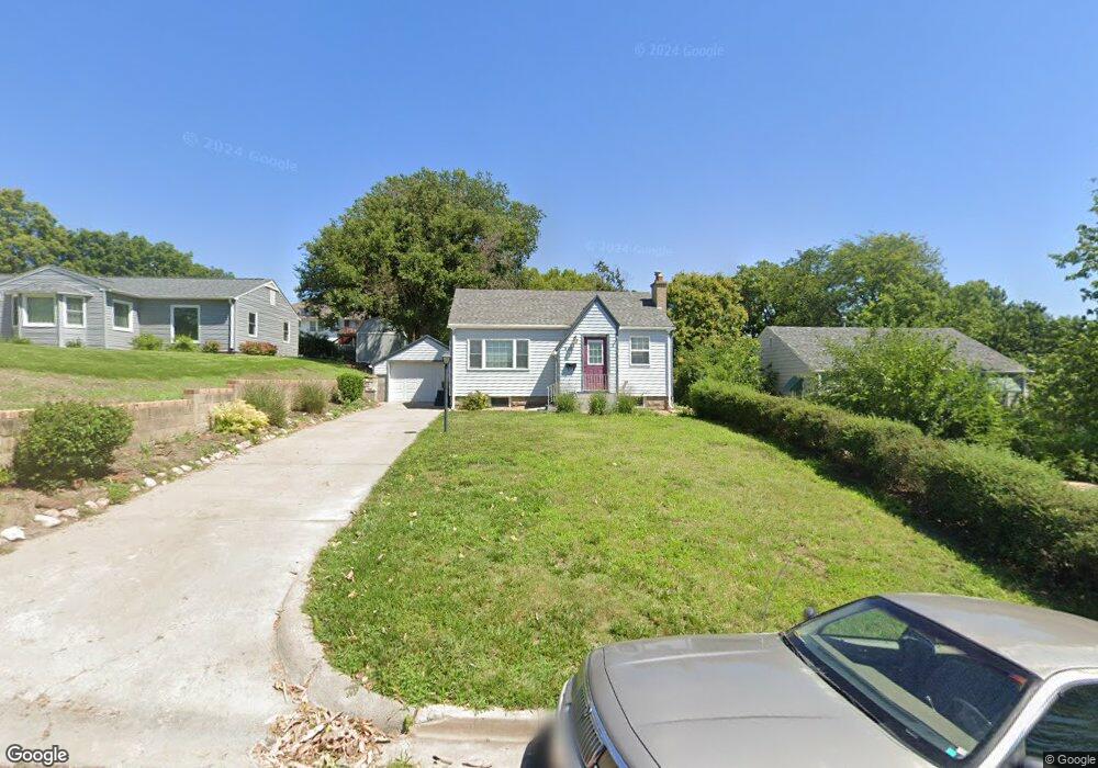 825 W 10th St, Concordia, KS 66901 - photo 1