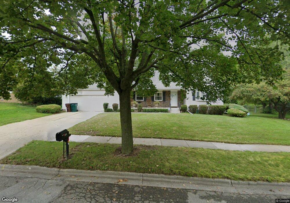 3902 Walton Dr, Lansing, MI 48910 - photo 1