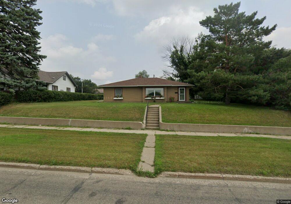 711 2nd Ave SE, Jamestown, ND 58401 - photo 1