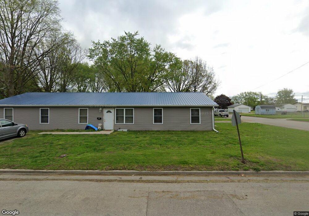 1218 Delavan St, Lincoln, IL 62656 - photo 1