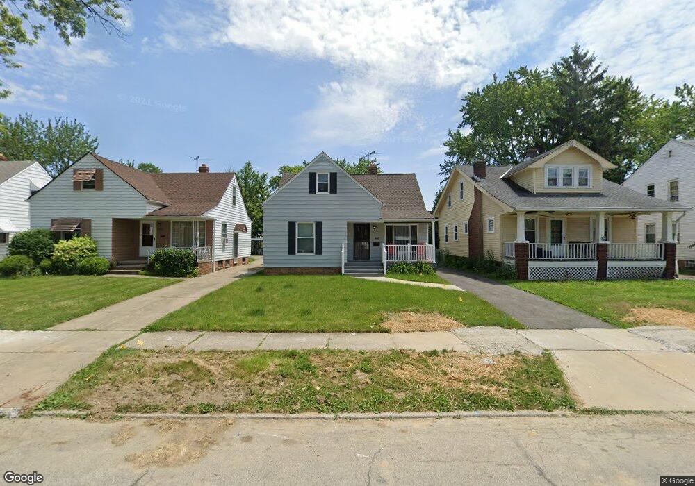 5231 Thomas St, Maple Heights, OH 44137 - photo 1