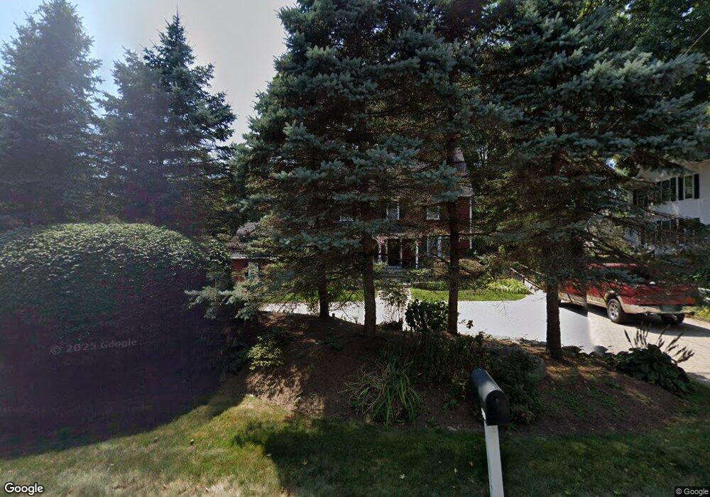 580 Orange Center Rd, Orange, CT 06477 - photo 1