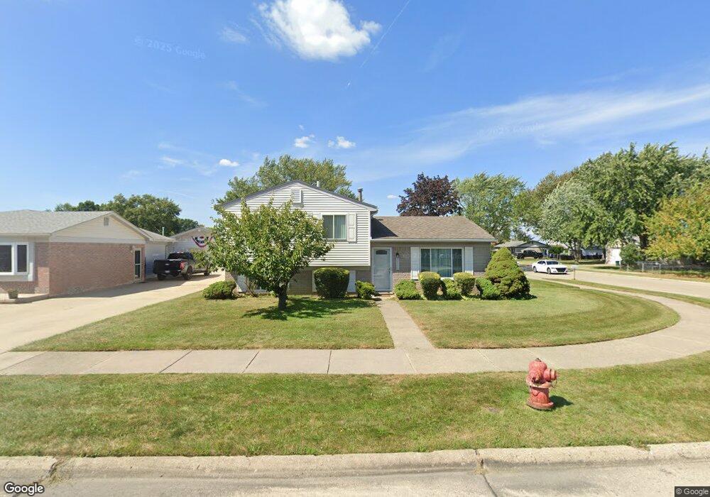 29915 Drager Dr, Roseville, MI 48066 - photo 1