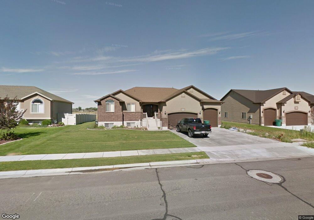 5805 S 4650 W, Hooper, UT 84315 - photo 1