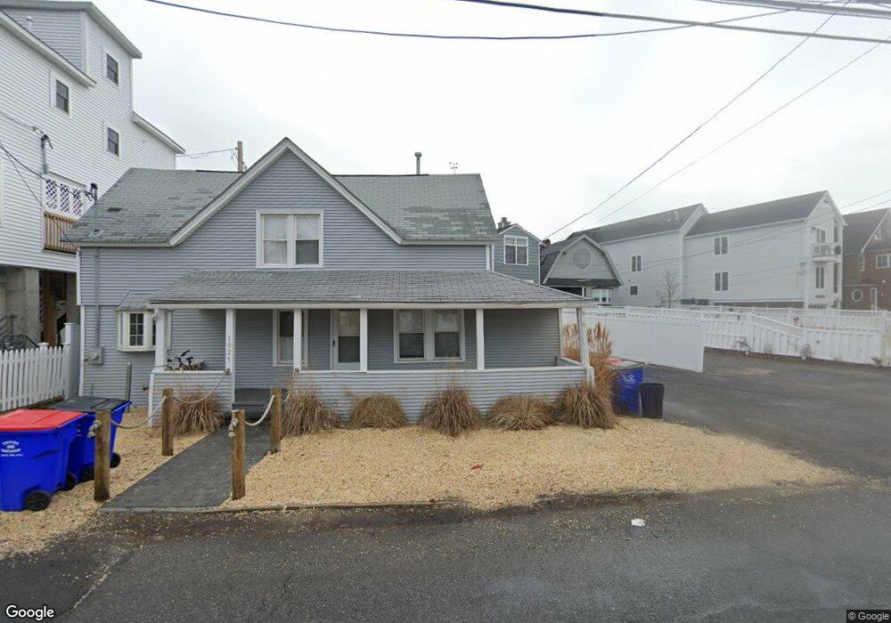 1037 Fairfield Beach Rd unit June-August, Fairfield, CT 06824 - photo 1