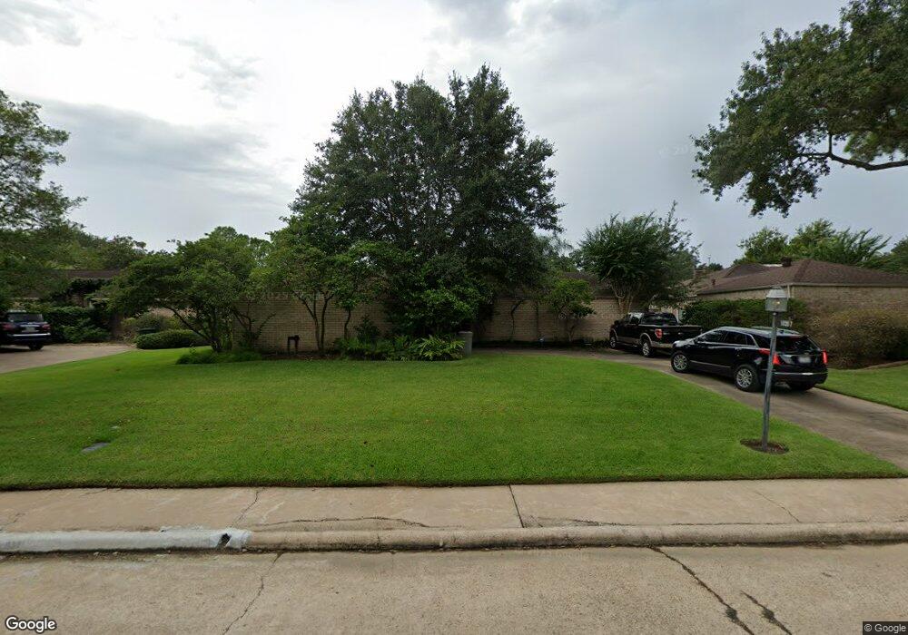 10207 Briar Rose Dr, Houston, TX 77042 - photo 1