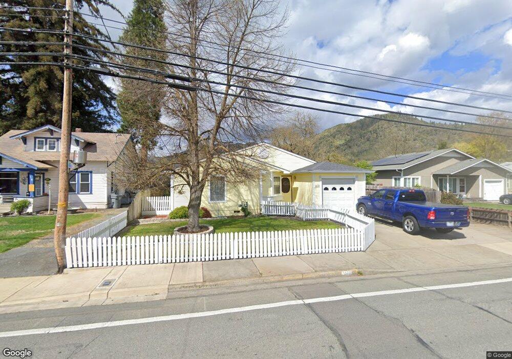 1120 NE D St, Grants Pass, OR 97526 - photo 1