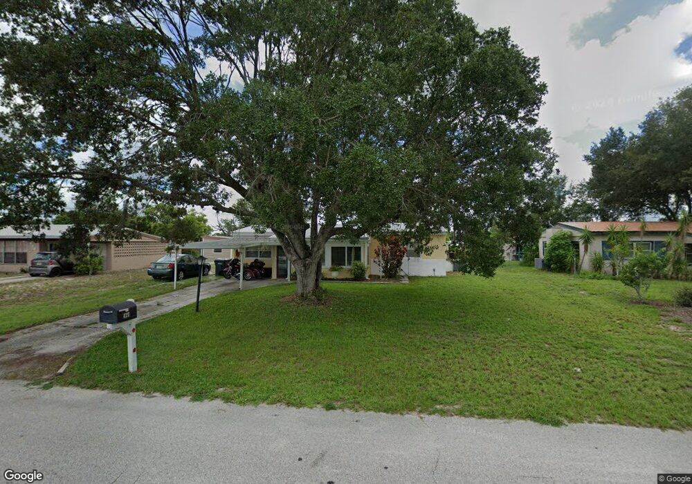 427 Raymond Ave, Frostproof, FL 33843 - photo 1