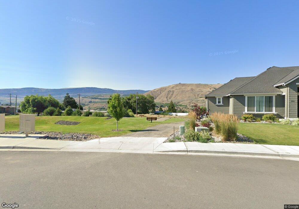 670 S Juli Ave, East Wenatchee, WA 98802 - photo 1