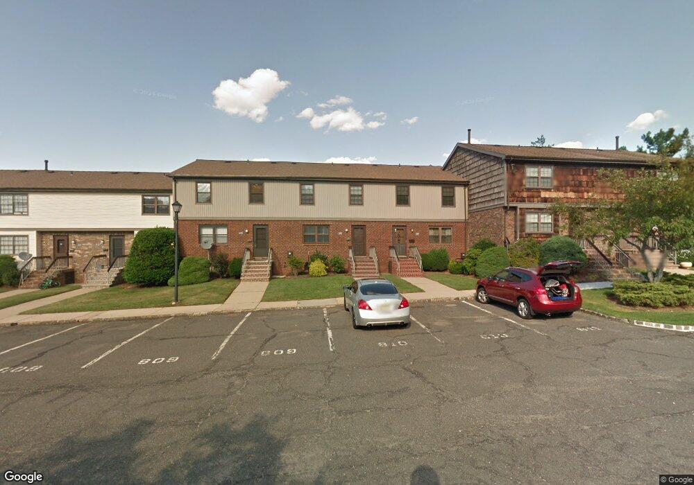 809 Maple Hill Dr, Woodbridge, NJ 07095 - photo 1