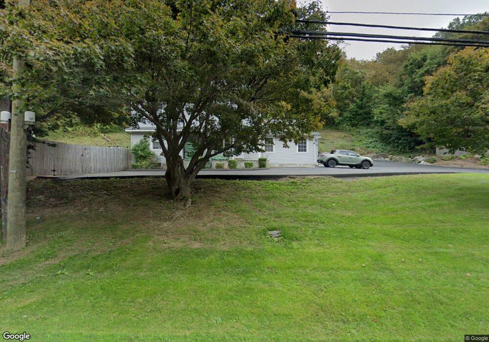 1398 Straits Turnpike, Middlebury, CT 06762 - photo 1