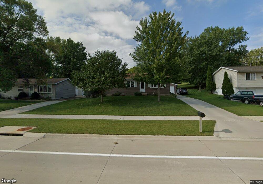 1410 O Ave NW, Cedar Rapids, IA 52405 - photo 1
