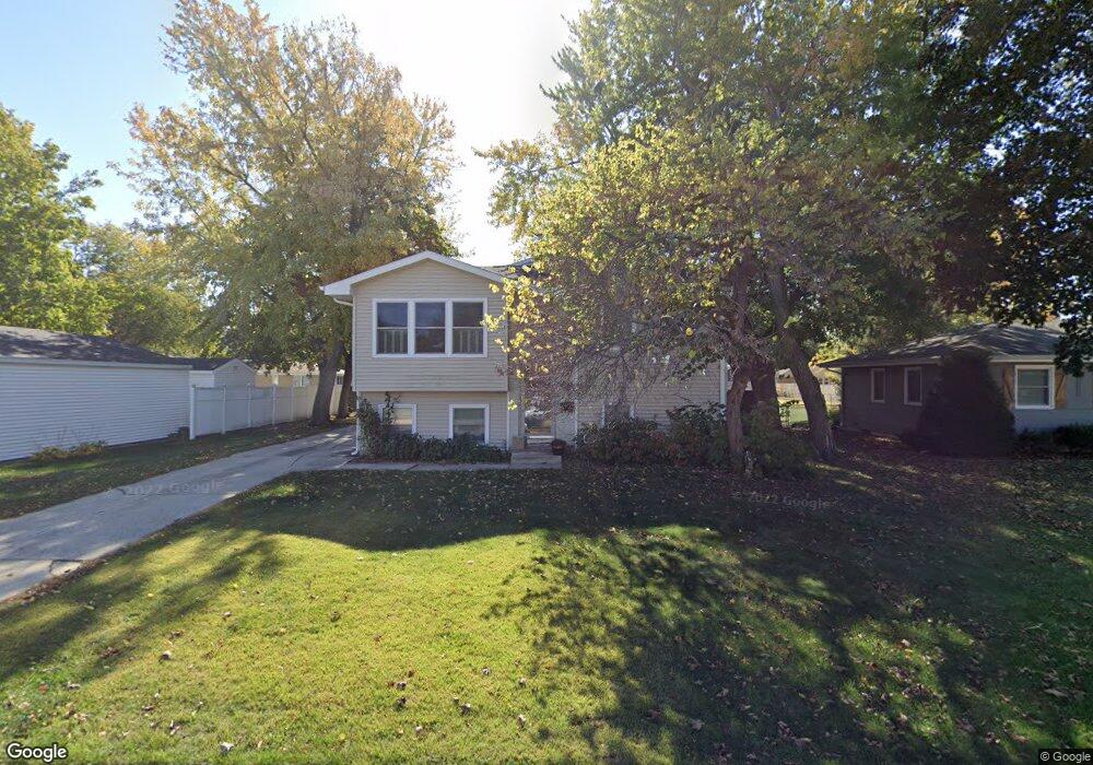 1313 S 10th Ave E, Newton, IA 50208 - photo 1