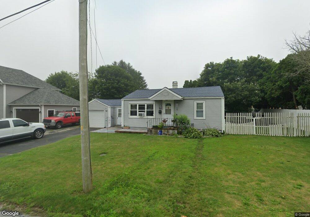 124 Willis St, South Dartmouth, MA 02748 - photo 1