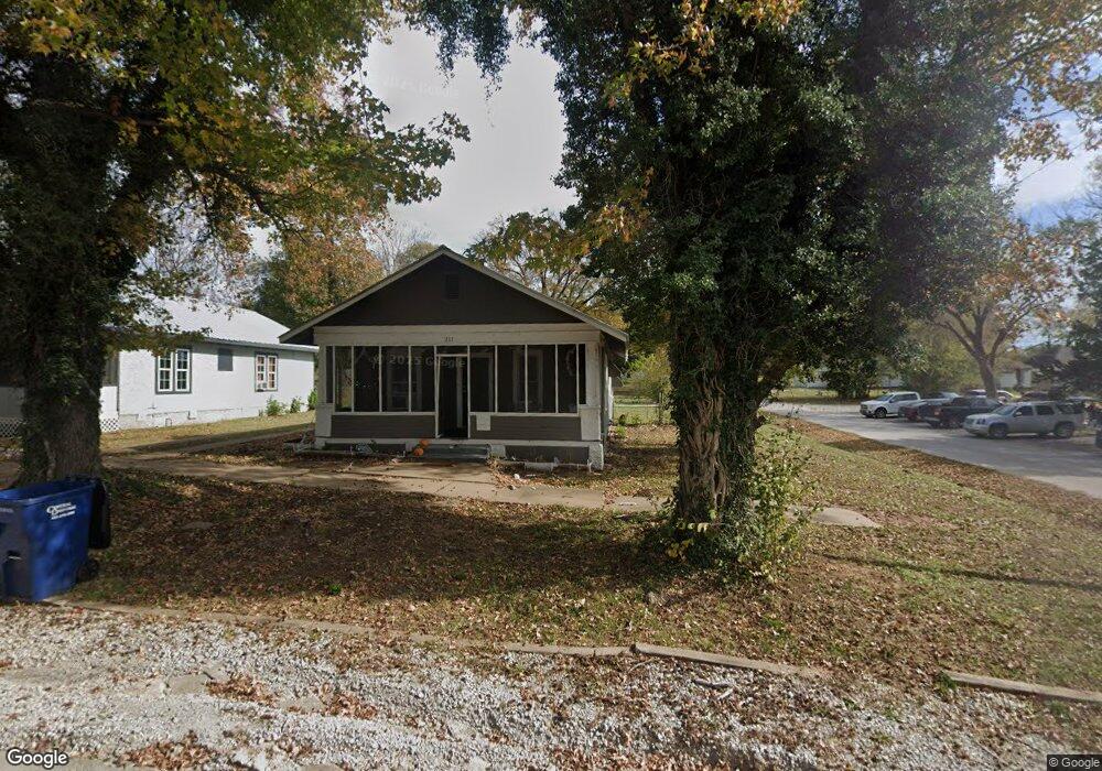 211 S Dunlap St, Cleveland, OK 74020 - photo 1