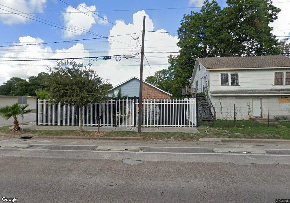 5403 Elysian St, Houston, TX 77009 - photo 1