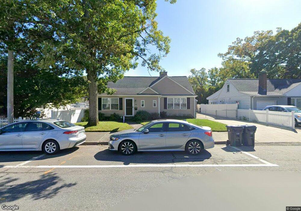 981 Central Ave, Pawtucket, RI 02861 - photo 1