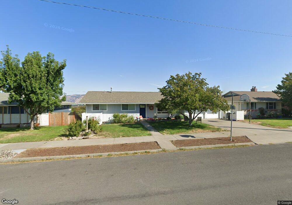 1409 E 19th St, the Dalles, OR 97058 - photo 1