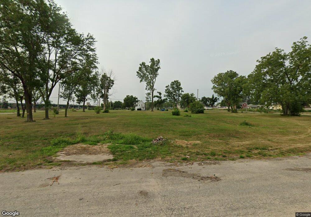 317 H Ave NW, Cedar Rapids, IA 52405 - photo 1