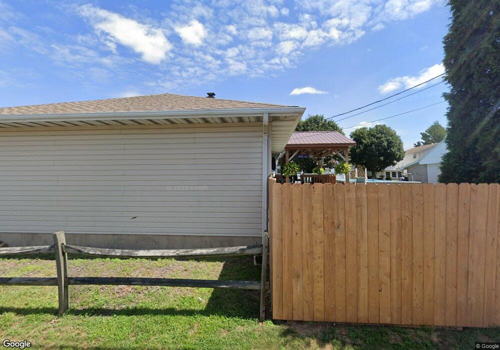 986 Grant St, Hazleton, PA 18201 - photo 1