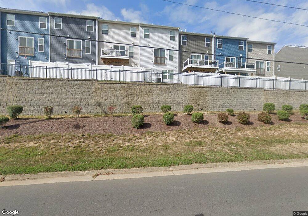 18249 Summit Pointe Dr, Triangle, VA 22172 - photo 1