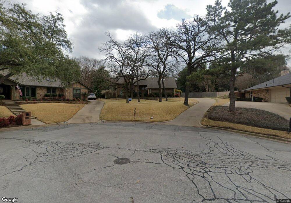 1109 Loch Lomond Ct, Arlington, TX 76012 - photo 1