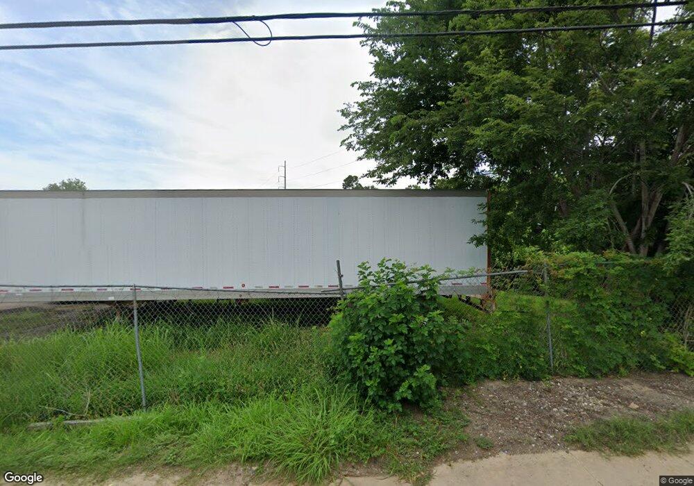 5128 Pinemont Dr, Houston, TX 77092 - photo 1