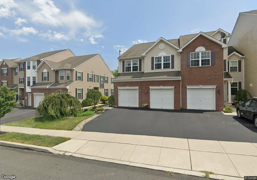 5208 Spring Ridge Dr E, Macungie, PA 18062 - photo 1