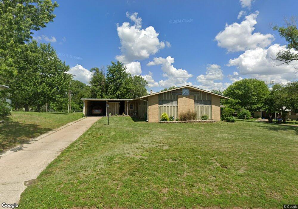 1810 SW Clearview Cir, Topeka, KS 66619 - photo 1