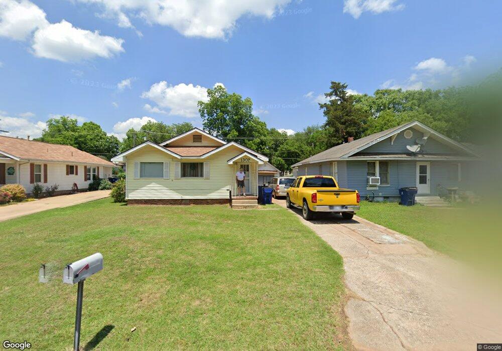 1303 W Chestnut Ave, Duncan, OK 73533 - photo 1