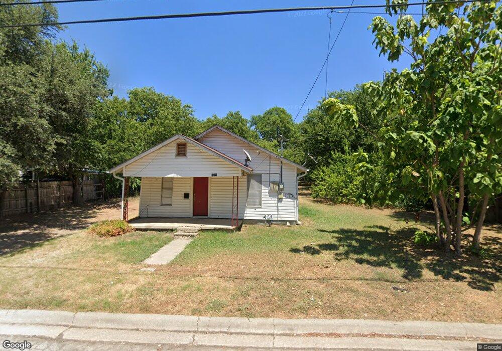 808 N Clements St, Gainesville, TX 76240 - photo 1