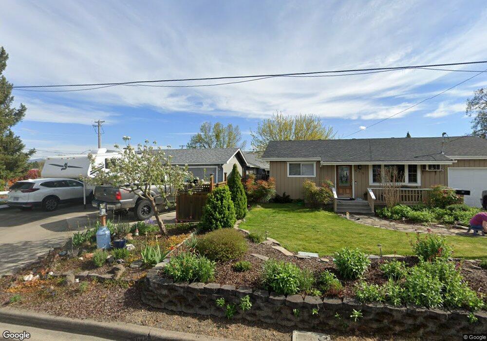 528 Freeman Rd, Central Point, OR 97502 - photo 1