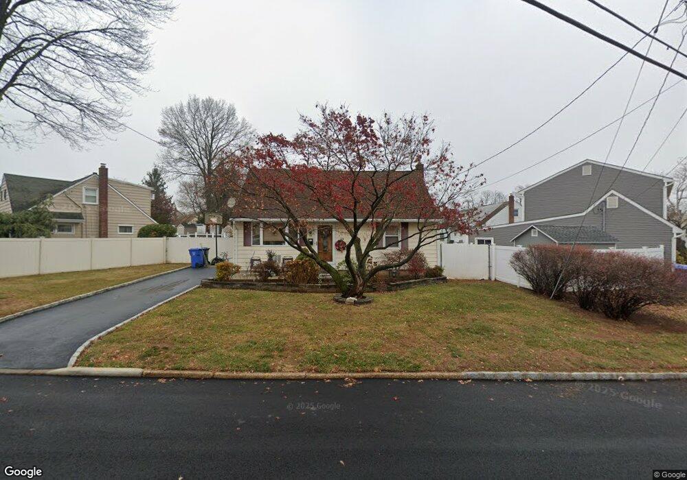 10 Tanglewood Ln, Colonia, NJ 07067 - photo 1