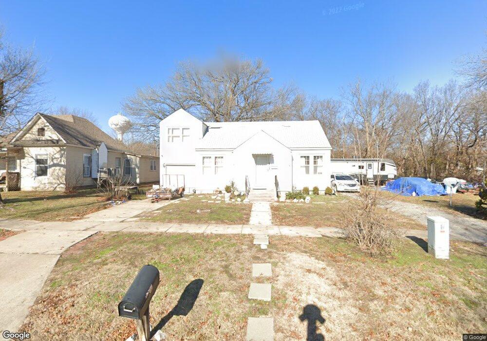 3029 Corning Ave, Parsons, KS 67357 - photo 1