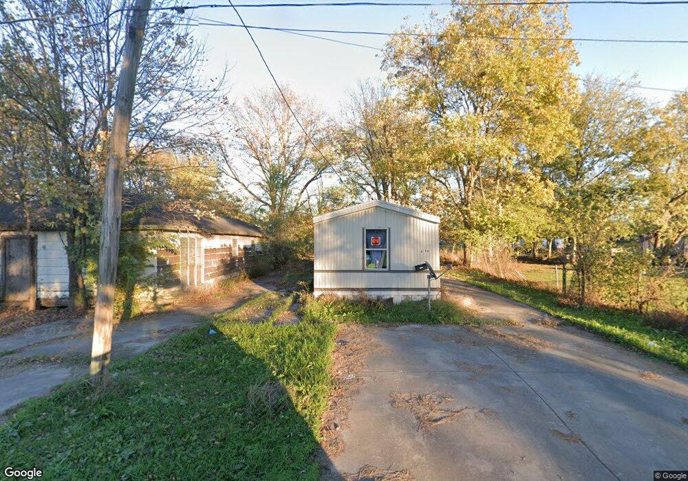 610 N Wood St, Stuttgart, AR 72160 - photo 1