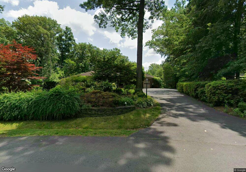 8905 Glenbrook Rd, Fairfax, VA 22031 - photo 1