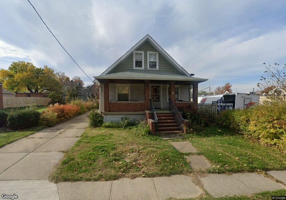 1524 Robindale St, Wickliffe, OH 44092 - photo 1