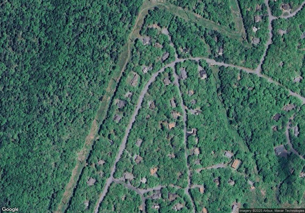 217 Surrey Dr, Hawley, PA 18428 - photo 1