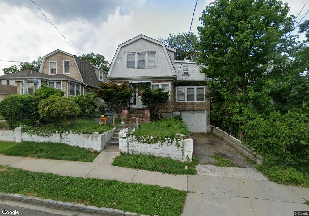 25 North Rd, Great Neck, NY 11024 - photo 1