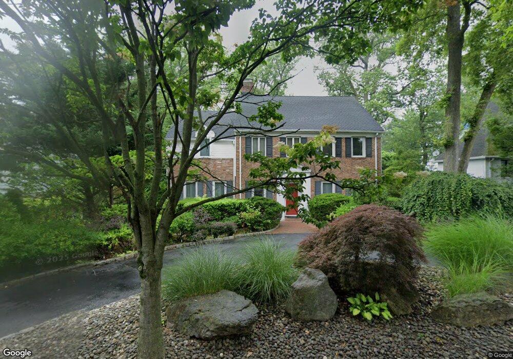 125 Shoreward Dr, Great Neck, NY 11021 - photo 1