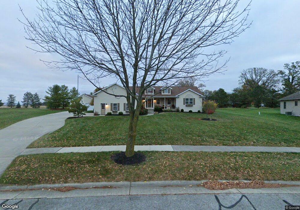 1610 Springfield Ave, Wapakoneta, OH 45895 - photo 1
