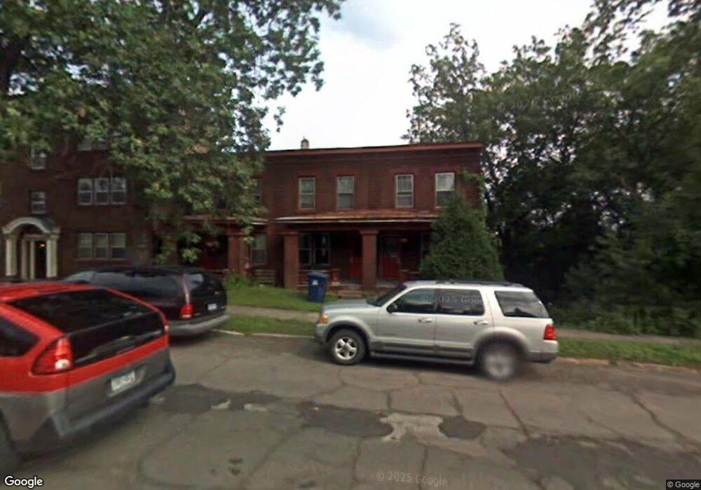 1922 1/2 E Superior St, Duluth, MN 55812 - photo 1