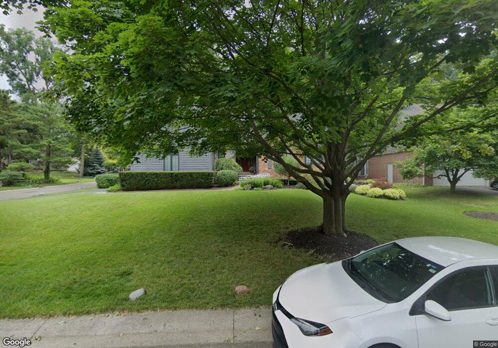 2355 Hidden Lake Ct, West Bloomfield, MI 48324 - photo 1