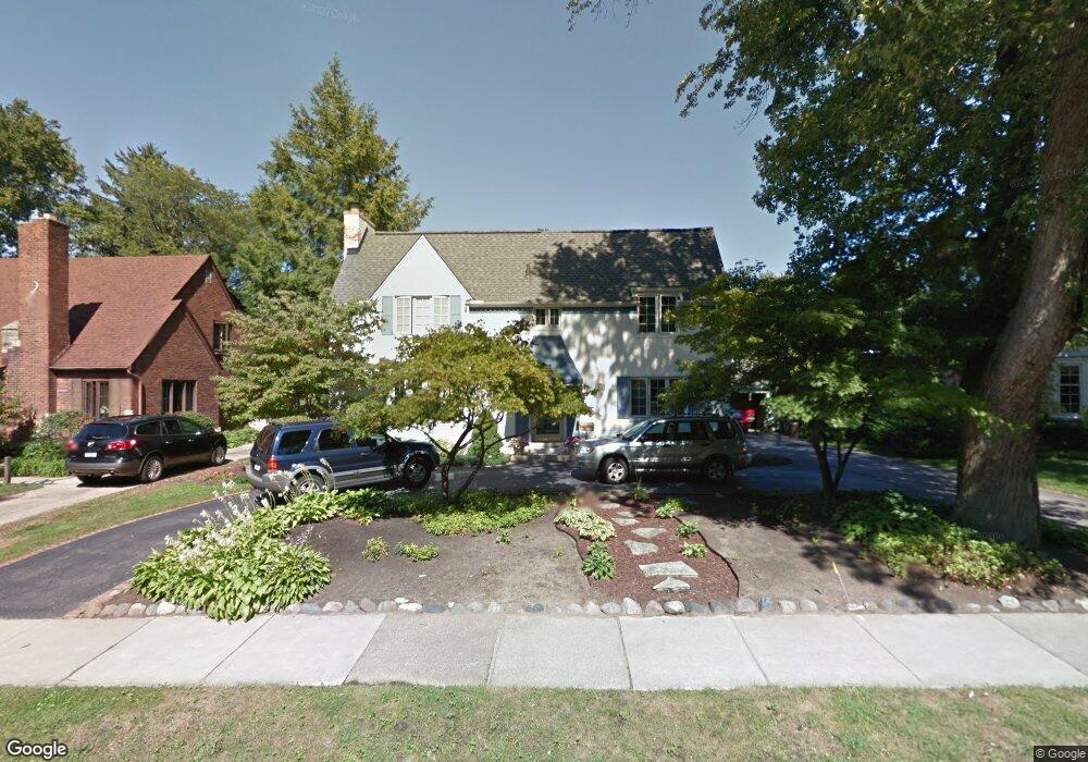 254 Hillcrest Ave, Grosse Pointe Farms, MI 48236 - photo 1