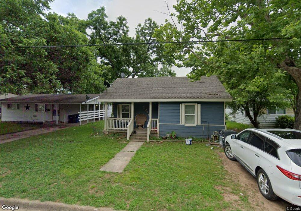 1026 W Florence St, Denison, TX 75020 - photo 1