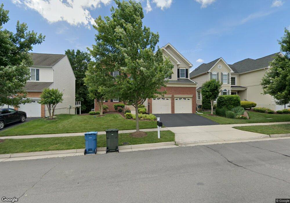 42433 Unicorn Dr, Chantilly, VA 20152 - photo 1