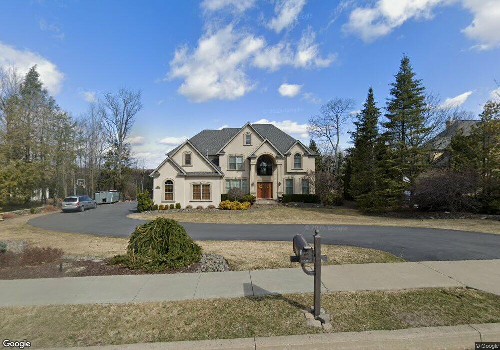 817 Parkview Rd, Moscow, PA 18444 - photo 1