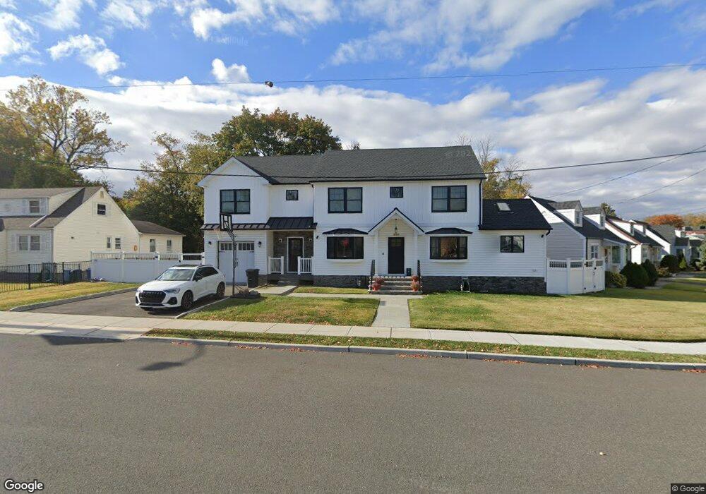 870 Pinewood Rd, Union, NJ 07083 - photo 1