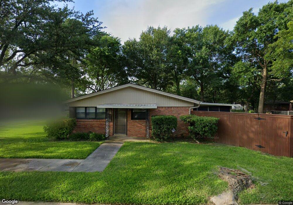 889 Russell Ln, Bedford, TX 76022 - photo 1